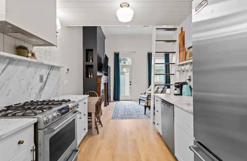 Riverton House | Historic Carriage House