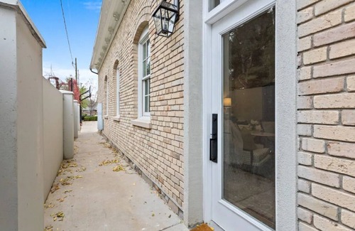 Riverton House | Historic Carriage House