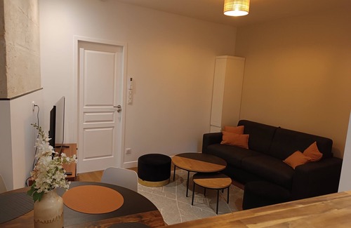 Perigueux Apartment | Historic center apartment with terrace and air conditioning