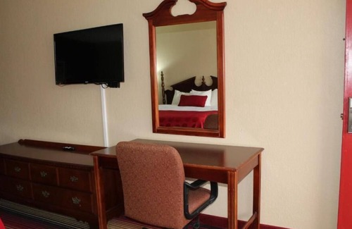 Perry House | Historic Charm! 2 Cozy Units, Parking