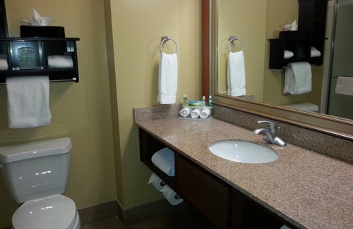 Madison Hotel | Historic Charm! 4 Modern Units Near Attractions