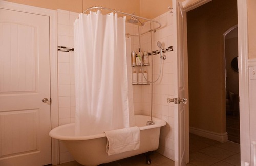 Iron Horse House | Historic Charm + Modern Amenities Downtown/UA/Gem Show