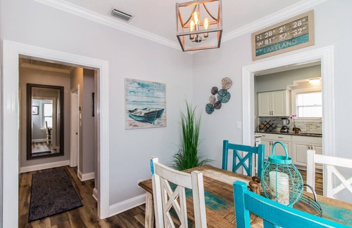Lakeland Cottage | Historic Cottage Near Florida Southern College ~ Dogs Welcome~ Walk Everywhere