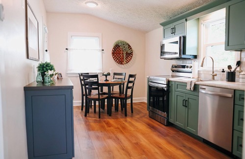 Fredericksburg Cottage | Historic Cottage in the Heart of Amish Country
