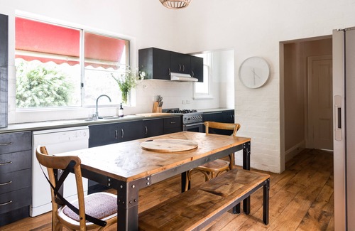 Harden House | Historic Country Homestead Retreat