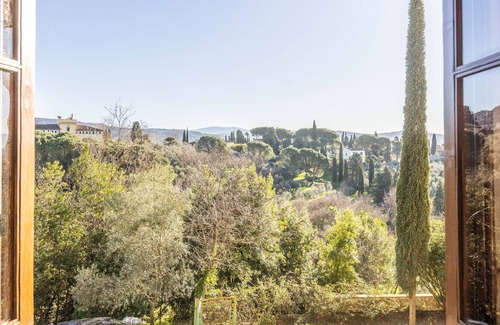 Le Cure Villa | Historic Dante's Manor, 5 Bdr Villa, Pool, Garden, Jacuzzi, AC, 5 min Florence