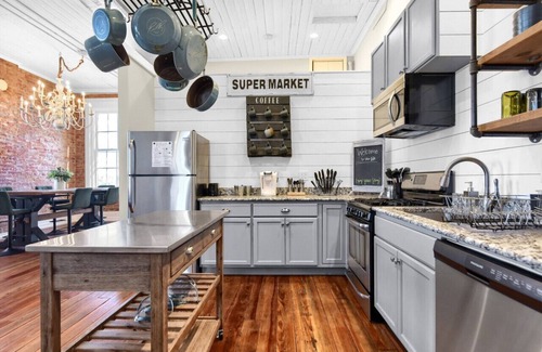 Denison Apartment | Historic Denison Loft with a View