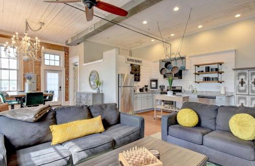 Denison Apartment | Historic Denison Loft with a View