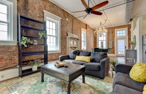 Denison Apartment | Historic Denison Loft with a View