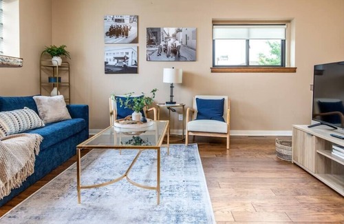 Ames Apartment | Historic Downtown | 1BD Full Apt