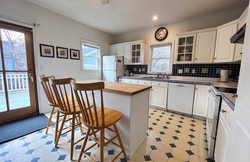 Oswego House | Historic Downtown 6BR Home + Walk to River, Lake & Dining