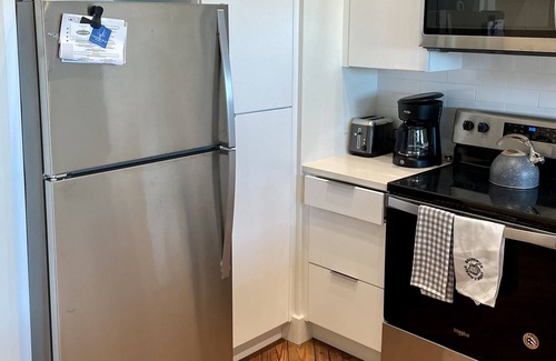 Brunswick Apartment | Historic Downtown Brunswick Studio Loft
