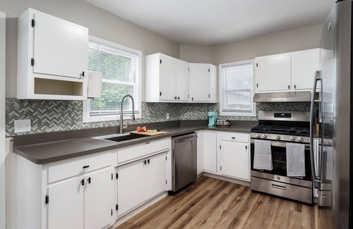 Rockford House | Historic downtown home w/playroom pool table, 2 doors from river