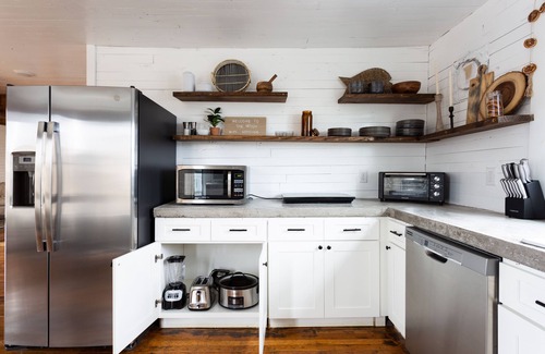Sevierville House | HISTORIC DOWNTOWN LOFT
