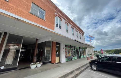 Waxahachie Apartment | Historic Downtown Loft