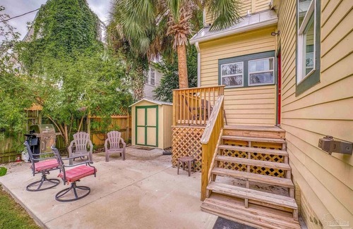 Downtown Apartment | Historic Downtown Studio