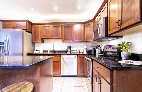 Dubuque House | Historic Downtown townhouse