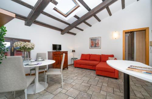 Udine Apartment | Historic Elegance - Apt in the Heart of Udine