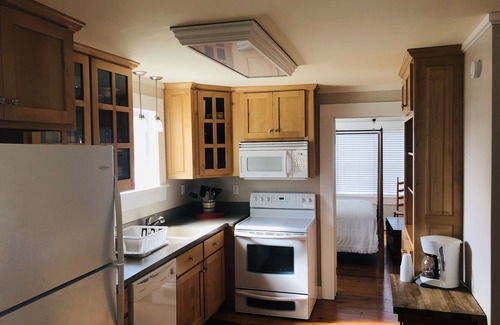 Dawson House | Historic Farmhouse/privacy/breathtaking views -Facebook @Valley View Escape, LLC