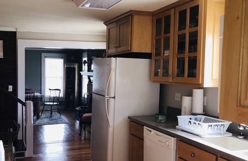 Dawson House | Historic Farmhouse/privacy/breathtaking views -Facebook @Valley View Escape, LLC