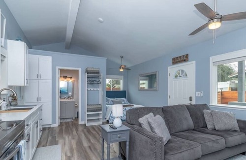 Folsom Apartment | Historic Folsom Hotel Style Cottage By The Lake!