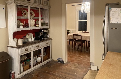Wilmore House | Historic Foursquare House - minutes from Asbury University and Seminary!