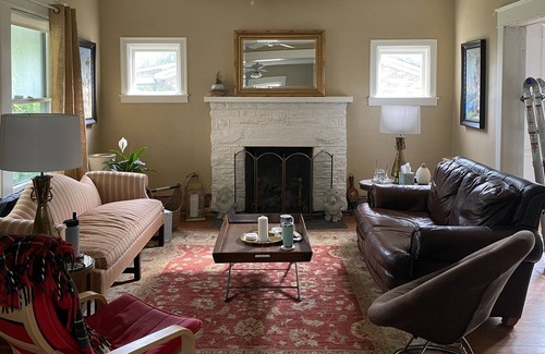 Wilmore House | Historic Foursquare House - minutes from Asbury University and Seminary!