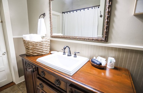 Jefferson Cottage | Historic French Country-Built In 1854/Free Bikes