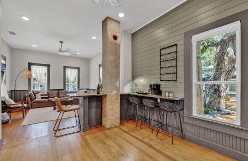New Braunfels House | Historic Gem near Schlitterbahn