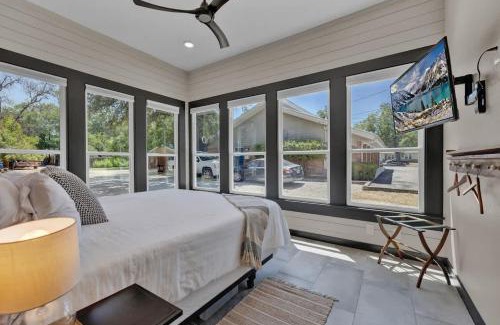 New Braunfels House | Historic Gem near Schlitterbahn