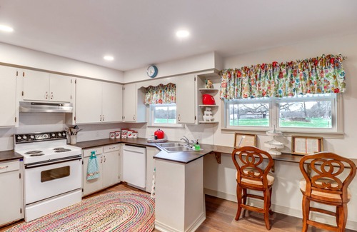 Higden House | Historic Greers Ferry Home < 2 Mi to Shiloh Marina