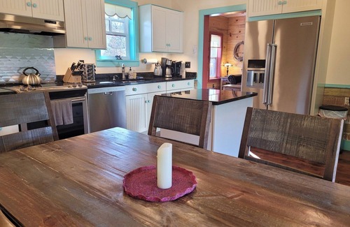Winthrop Apartment | Historic Guy Waring House in Downtown Winthrop, Sleeps 5!