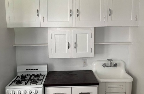 Davenport Apartment | Historic Hangout in the center of Davenport Iowa.