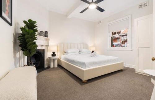 Millers Point Apartment | Historic Harbourside Townhouse