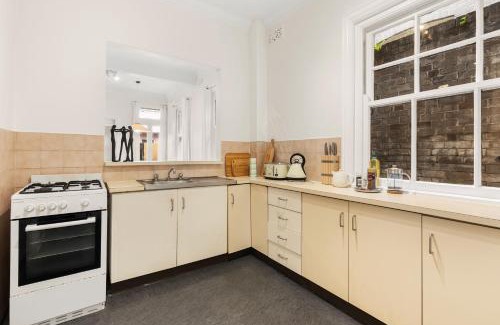 Millers Point Apartment | Historic Harbourside Townhouse