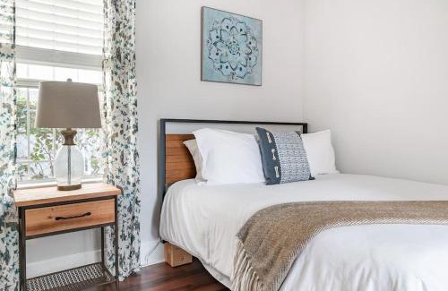 Willmore Apartment | Historic Hm Mins to Beach, Convention Ctr Parking LB E