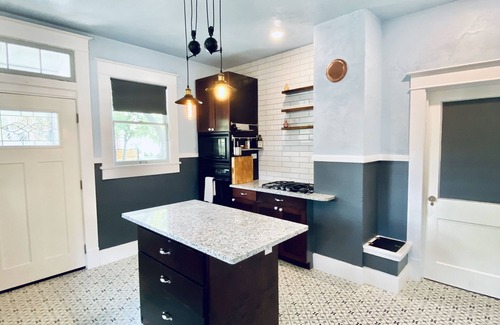 Eastside Promise Neighborhood House | Historic Home Downtown San Antonio Minutes from The Pearl/Riverwalk
