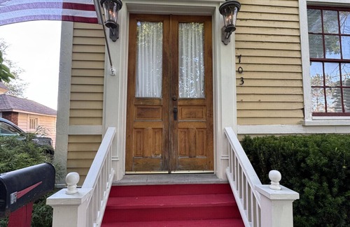 Port Huron House | Historic Home Downtown Port Huron