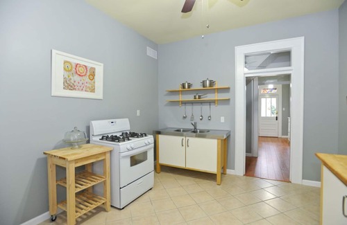 Hyde Park House | Historic Home in Central Austin by UT and Downtown, Walk to Restaurants