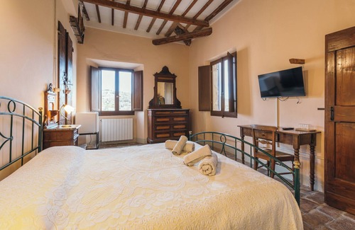 Pergola Bed & Breakfast | Historic home in the center