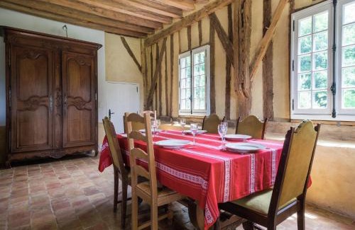 Saint-Aignan House | Historic Home Saint-Aignan by Lake