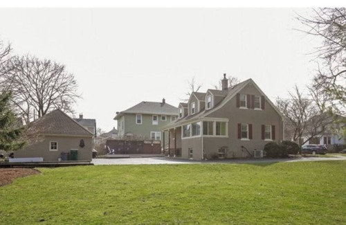 St. Charles House | Historic home steps from downtown St. Charles & Pet Friendly!