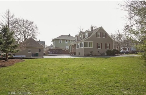 St. Charles House | Historic home steps from downtown St. Charles & Pet Friendly!