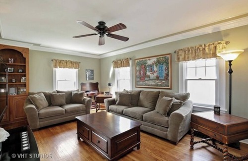 St. Charles House | Historic home steps from downtown St. Charles & Pet Friendly!