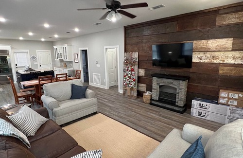 Downtown Historic House | Historic Home with Remodeled Interior Just 3 Blocks from Heart of Downtown