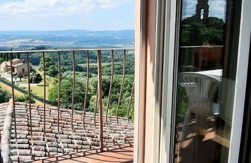Citta della Pieve House | Historic house in old town with breathtaking views