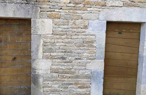 Salmaise House | Historic house with view