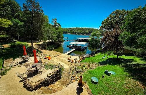 Camdenton House | Historic Lakefront Log Cabin4bd3badockfirepit