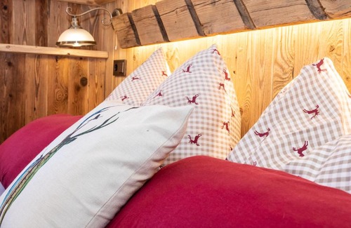 Hallstatt Apartment | Historic Lakeview Apartments Hallstatt