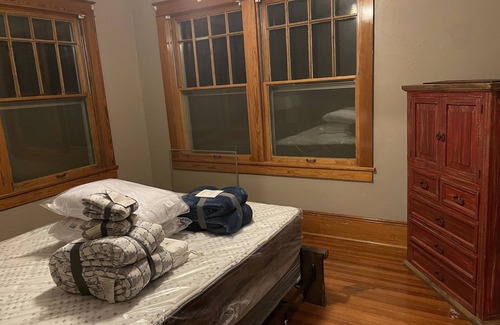 Spur Bed & Breakfast | Historic Lisenby-Campbell House; Spacious, Historic & Tastefully Updated.